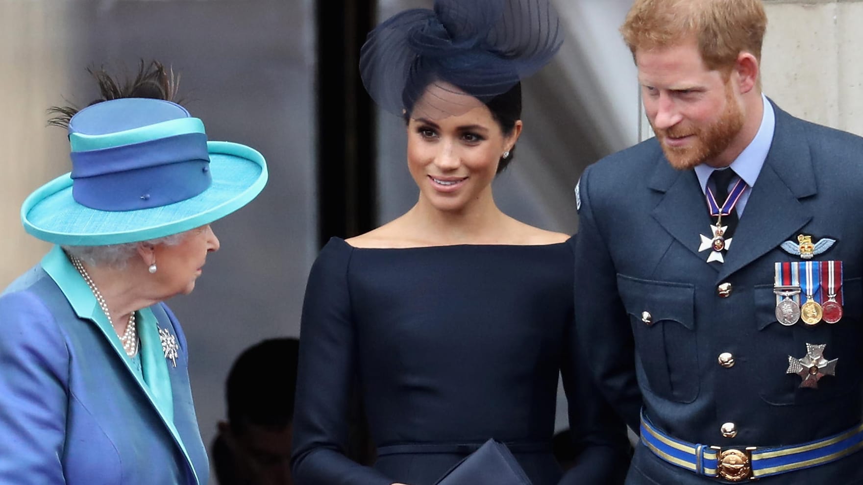 Queen Elizabeth 2018 mit Meghan und Harry: Das Ehepaar soll angeblich enttäuscht sein von der Monarchin. Queen Elizabeth 2018 mit Meghan und Harry: Das Ehepaar soll angeblich enttäuscht sein von der Monarchin.