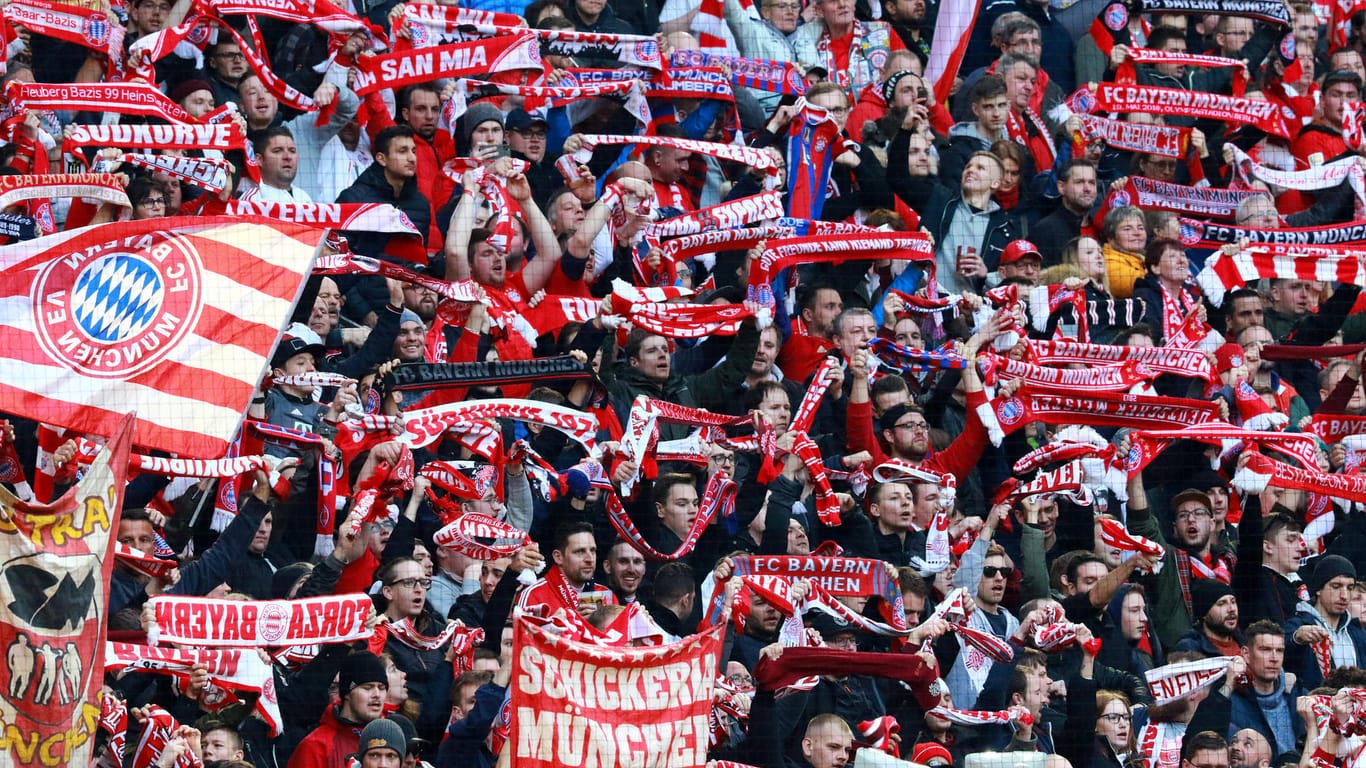 Bayern-Fans in der Südkurve: In der bayerischen Datenbank sind auch 248 Anhänger des FC Bayern München erfasst – noch mehr gespeicherte Fans unterstützen den 1. FC Nürnberg und 1860 München.