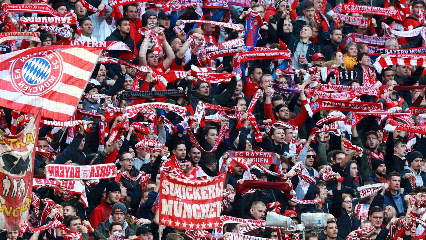 Bayern-Fans in der Südkurve: In der bayerischen Datenbank sind auch 248 Anhänger des FC Bayern München erfasst – noch mehr gespeicherte Fans unterstützen den 1. FC Nürnberg und 1860 München.