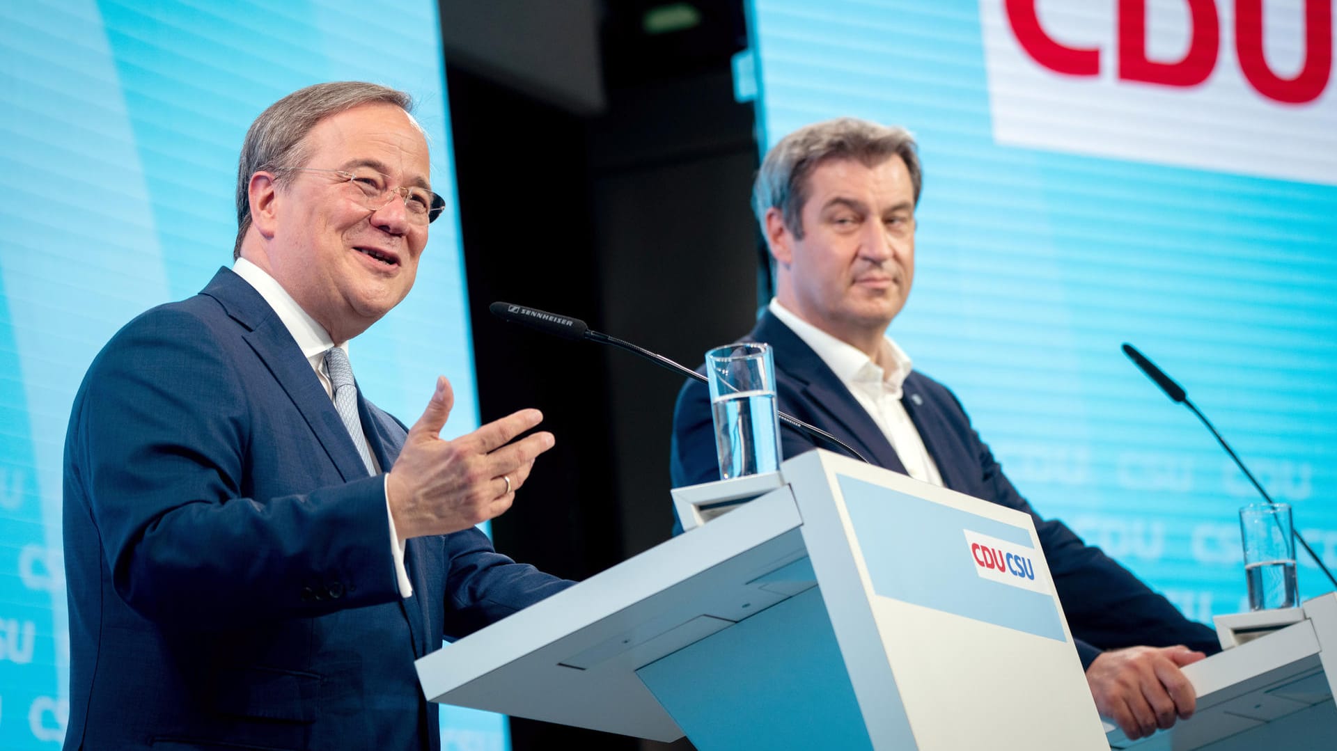 Armin Laschet und Markus Söder: Der Bayrische Ministerpräsident hat in einer Präsidiumssitzung der CSU den Kanzlerkandidat der CDU attackiert.