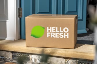 Ein Paket von Hellofresh (Symbolbild): Der Lieferdienst verzeichnete im ersten Halbjahr 2021 fünfmal so viele Kündigungen wie im Vorjahreszeitraum.