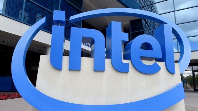 Der Chiphersteller Intel war zuletzt immer wieder unter Druck geraten. Der Chiphersteller Intel war zuletzt immer wieder unter Druck geraten.