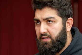 Komiker Faisal Kawusi (Archivbild): Der Kölner hat afghanische Wurzeln und ist entsetzt über die aktuelle Lage im Heimatland seiner Eltern.