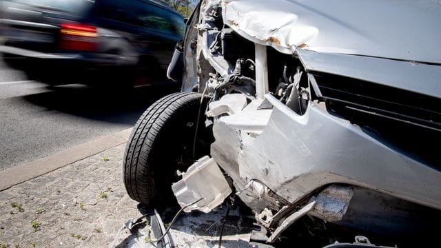 Ärgerlicher Blechschaden: Wer im Ausland einen Unfall hat, sollte gut vorbereitet sein.