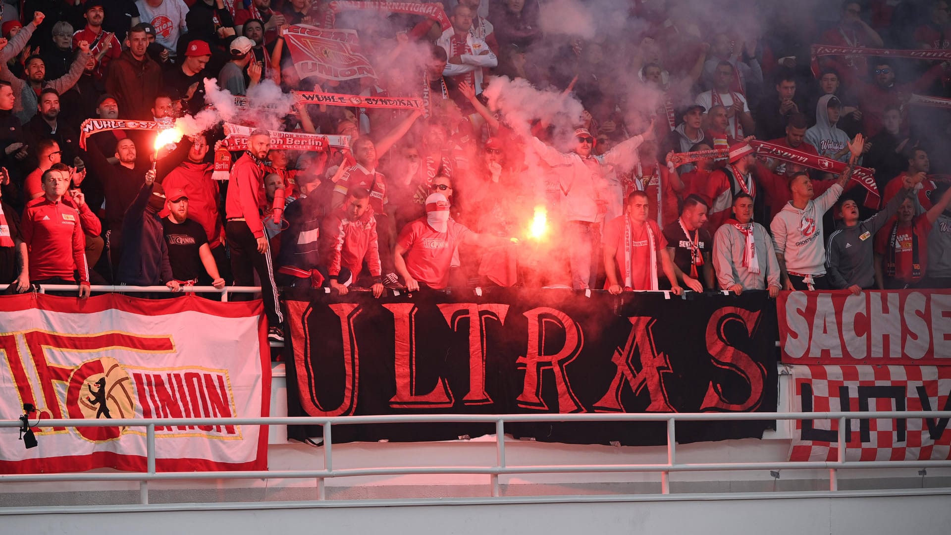 Die Union-Fans zu Beginn der Partie in Helsinki.