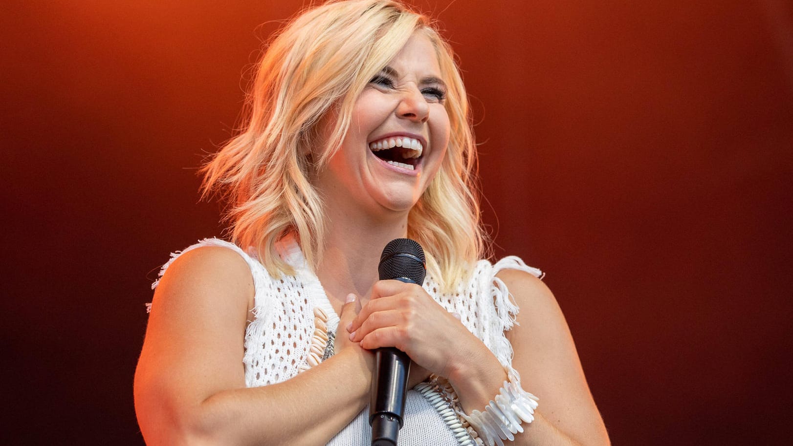 Allen Grund zur Freude: Beatrice Egli hat ihr Ziel erreicht und das Matterhorn bestiegen. Allen Grund zur Freude: Beatrice Egli hat ihr Ziel erreicht und das Matterhorn bestiegen.