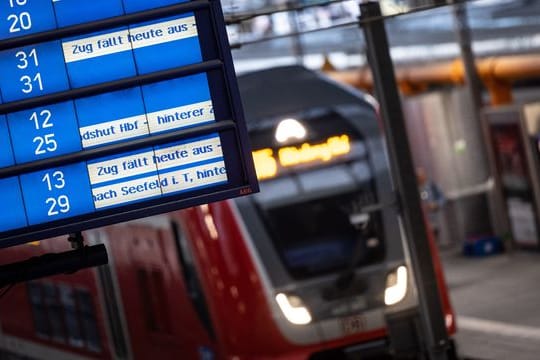 Zug fällt aus: Die dritte Streikrunde der GDL trifft Bahnreisende erneut hart.