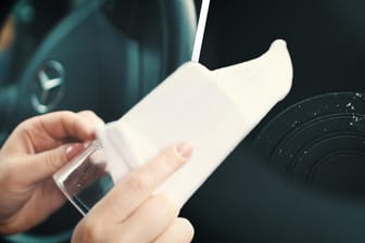 Einfach sauber: Wie diese Vorrichtung im Auto helfen kann, erfahren Sie hier.