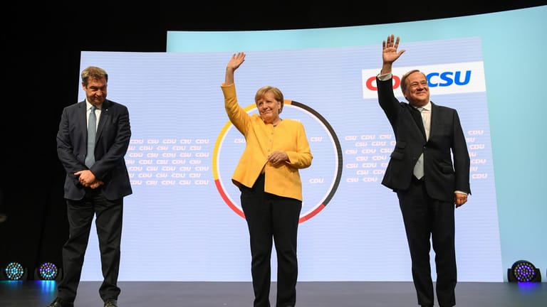 Söder, Merkel, Laschet: Die drei Spitzenpolitiker der Union beim Auftakt in die "heiße Wahlkampfphase".