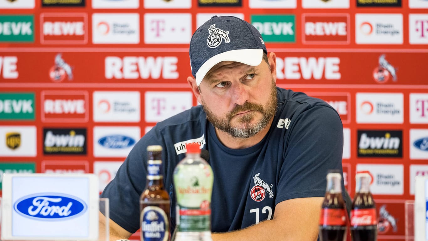 Steffen Baumgart bei der Pressekonferenz: Der FC-Coach geht selbstbewusst ins Spiel gegen den FC Bayern München.