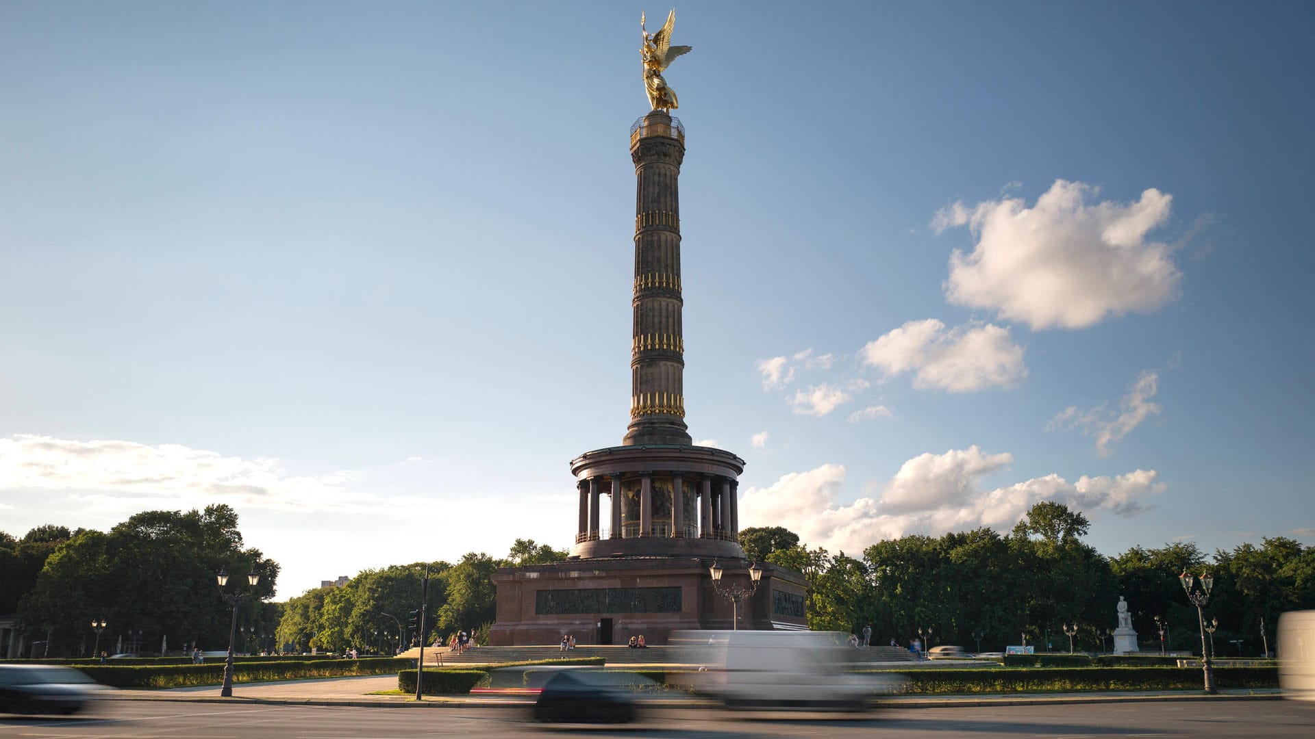 Die Siegessäule in Berlin (Archivbild): Kupferdiebe haben dort Dachplatten gestohlen. Die Siegessäule in Berlin (Archivbild): Kupferdiebe haben dort Dachplatten gestohlen.