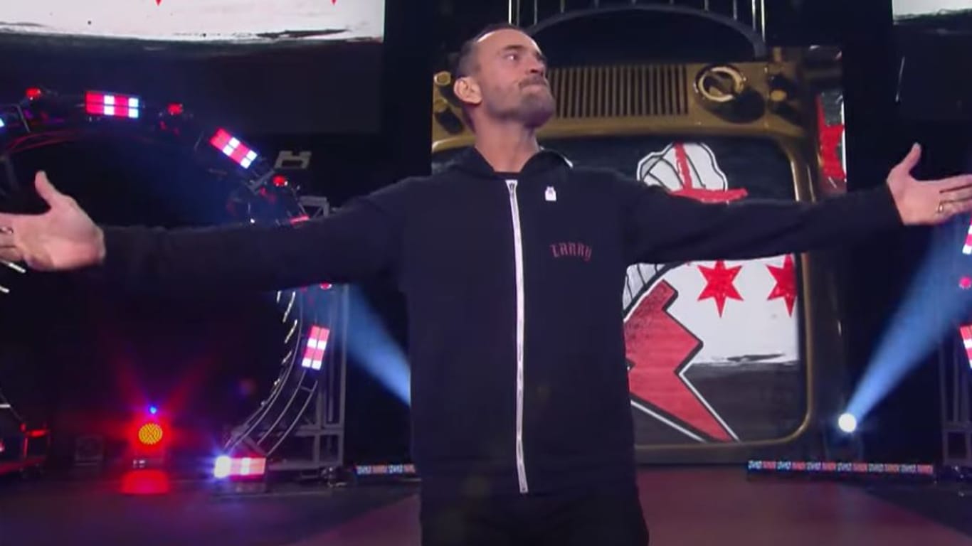 Umjubelt: CM Punk auf dem Weg zum Ring bei AEW Rampage in Chicago.
