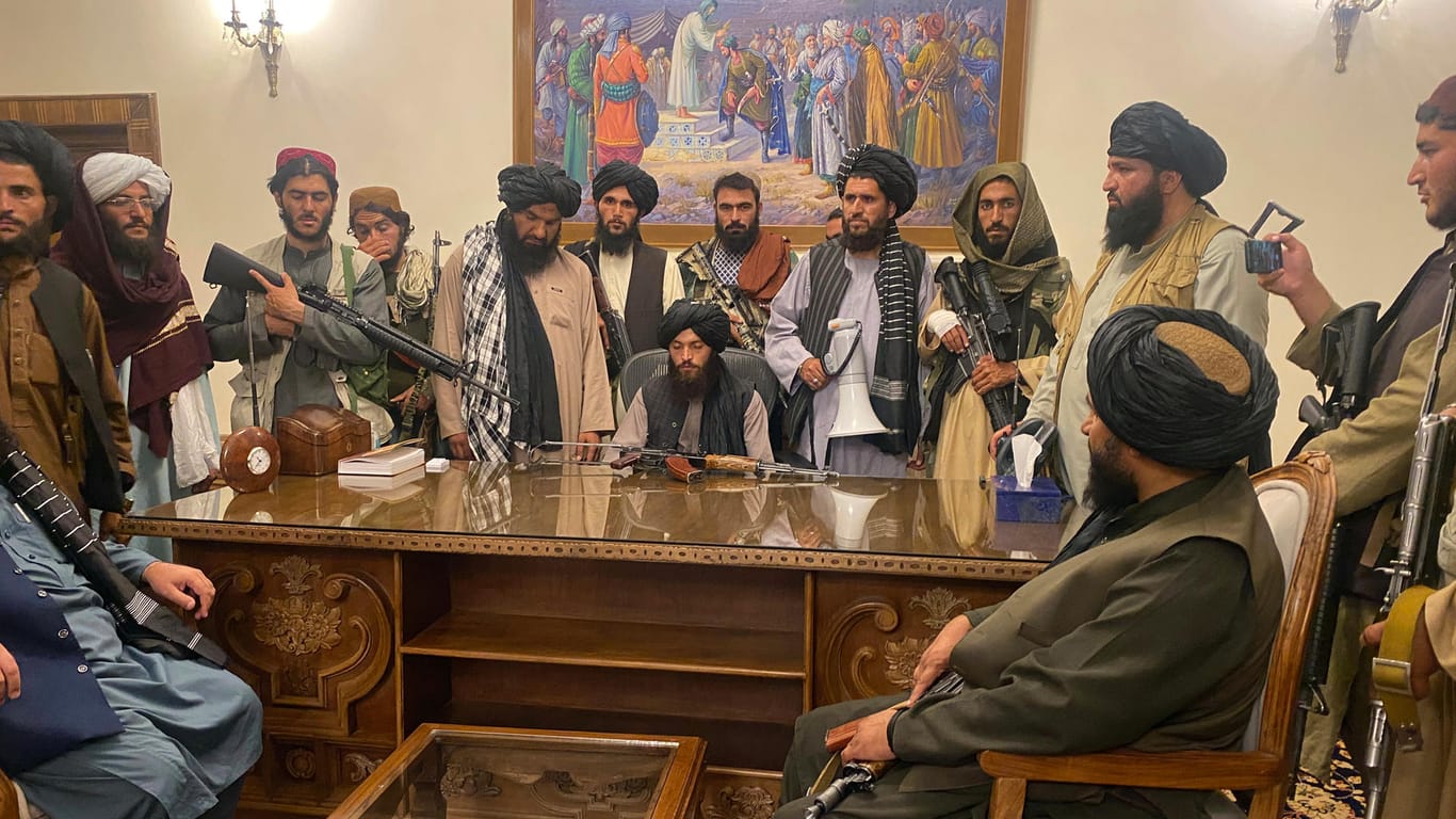 Präsidentenpalast in Kabul: Die Taliban zelebrieren ihren Sieg.