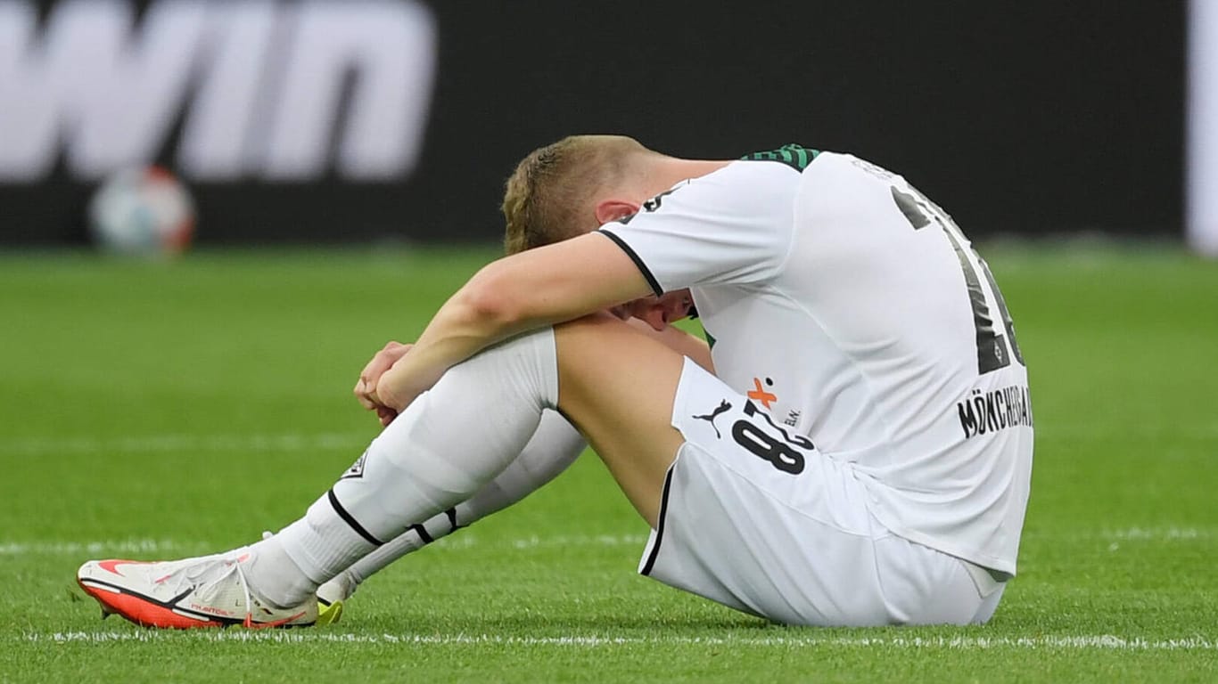 Matthias Ginter: Auch Gladbachs DFB-Nationalspieler musste verletzungsbedingt das Spielfeld in Leverkusen verlassen.