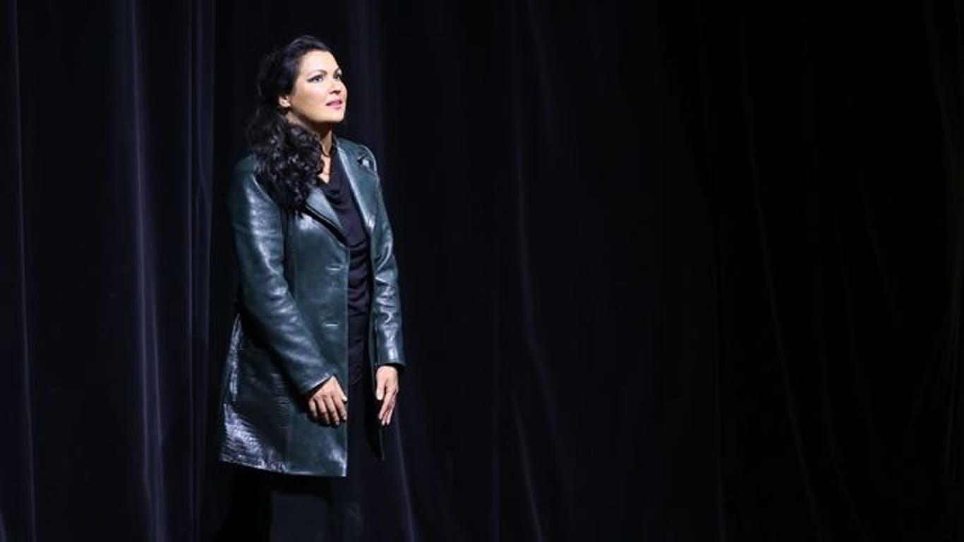 Salzburger Festspiele: Anna Netrebko beim Schlussapplaus der Oper "Tosca".