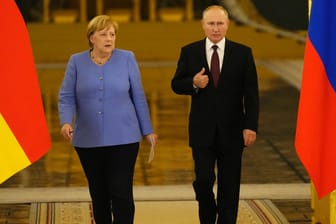 Angela Merkel und Wladimir Putin in Moskau: Bei ihren Gesprächen ging es unter anderem um den Konflikt mit der Ukraine um den Status als Transitland für russisches Gas.