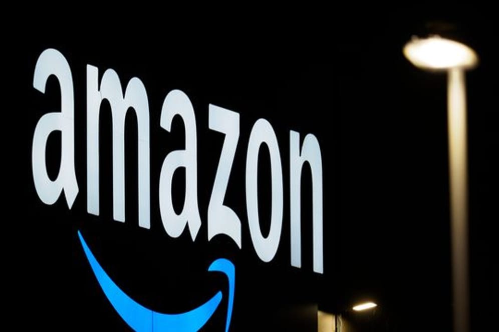 Das Logo des Versandhändlers und Cloud-Anbieters Amazon.