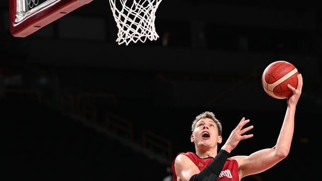 Moritz Wagner hatte bereits zum Ende der vergangenen Saison für die Magic gespielt. Moritz Wagner hatte bereits zum Ende der vergangenen Saison für die Magic gespielt.
