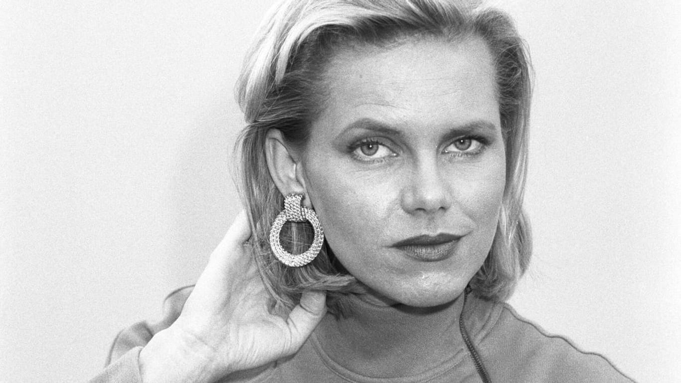 Nina Ruge: Ihre Anfänge im TV machte Ende der Achtzigerjahre / Anfang der Neunzigerjahre.