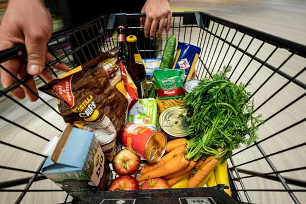 Viele Verbraucher und Verbraucherinnen erledigten ihren Großeinkauf während der Pandemie am liebsten in Supermärkten um die Ecke.