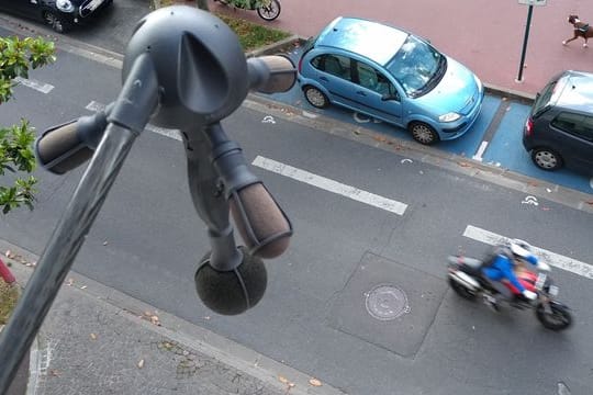 Der neue Lärmradar "Méduse": Frankreich testet eine neue Radarfalle, die es auf lärmende Motorräder und Autos abgesehen hat.