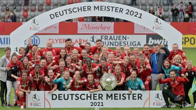 Bayerns Fußballerinnen gehen als Titelverteidiger in die neue Bundesliga-Saison. Bayerns Fußballerinnen gehen als Titelverteidiger in die neue Bundesliga-Saison.