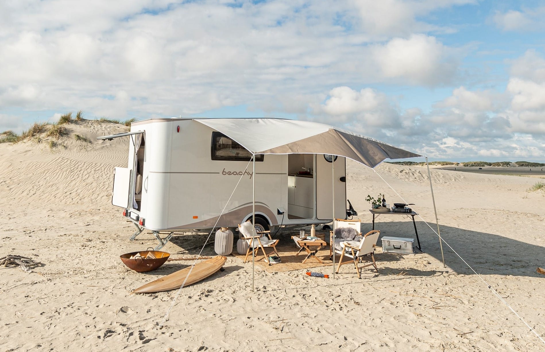 Mit eingebautem Strandgefühl: Hobby stellt die Wohnwagenlinie Beachy vor.