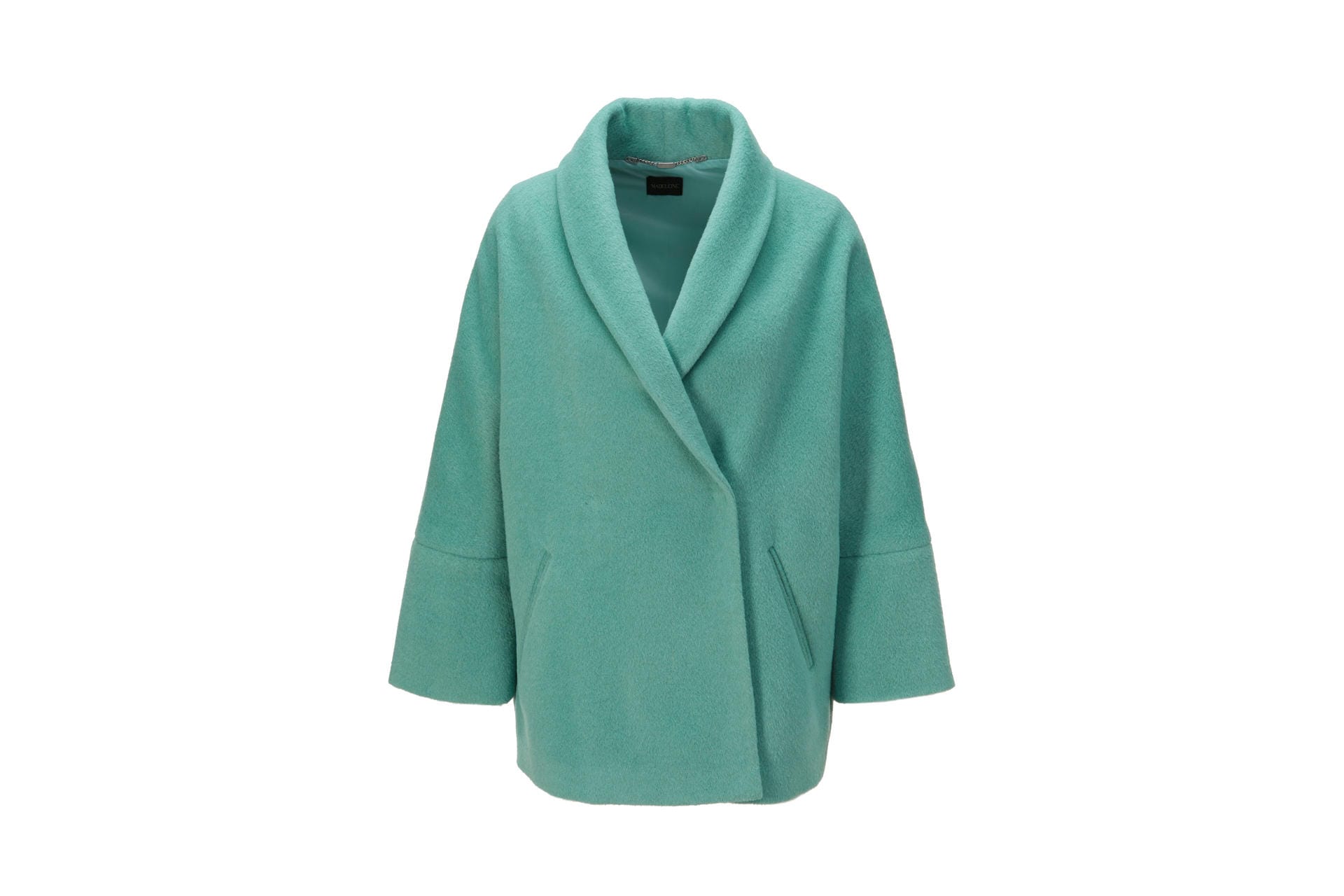 Und drüber ein weiter Mantel: Jacken im Oversized-Stil finden sich aktuell vielfach im Handel, auch zum Beispiel von Madeleine (ca. 300 Euro).