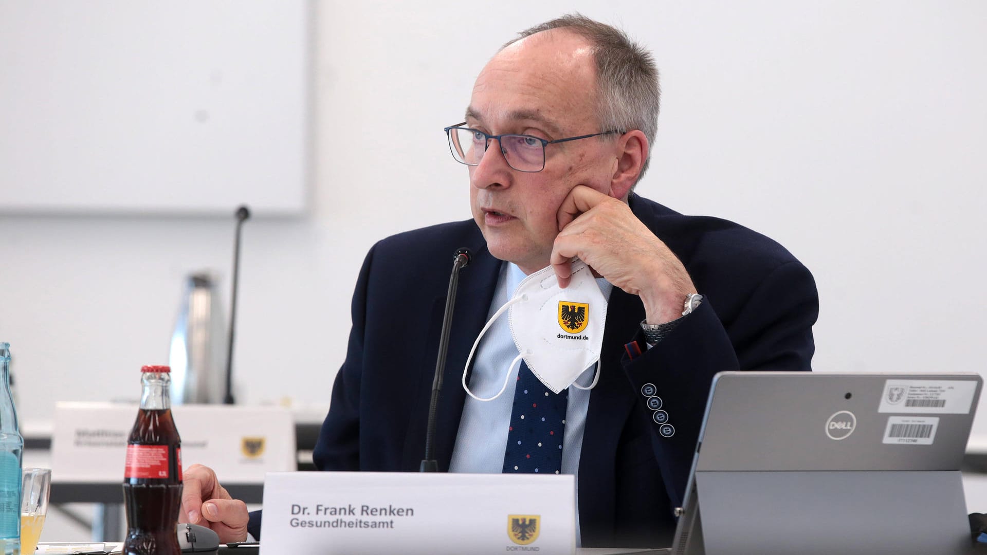 Dr. Frank Renken, Leiter des Gesundheitsamtes in Dortmund: Er sieht die Schuld an dem rapiden Corona-Anstieg bei den Reiserückkehrern. Dr. Frank Renken, Leiter des Gesundheitsamtes in Dortmund: Er sieht die Schuld an dem rapiden Corona-Anstieg bei den Reiserückkehrern.