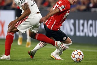 Verpasste mit Eindhoven gegen Benfica Lissabon die Königsklasse: Mario Götze (r).