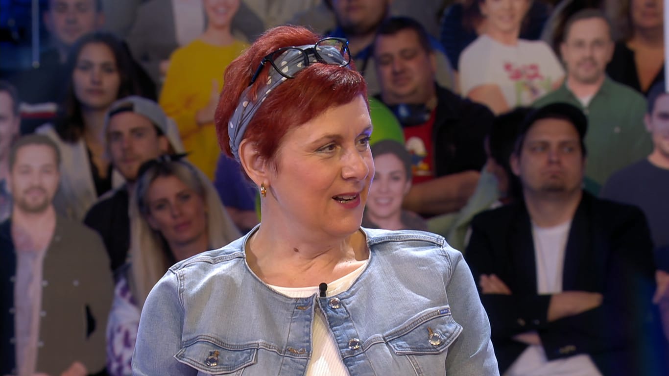 Iris Abel hat jetzt feuerrote Haare.