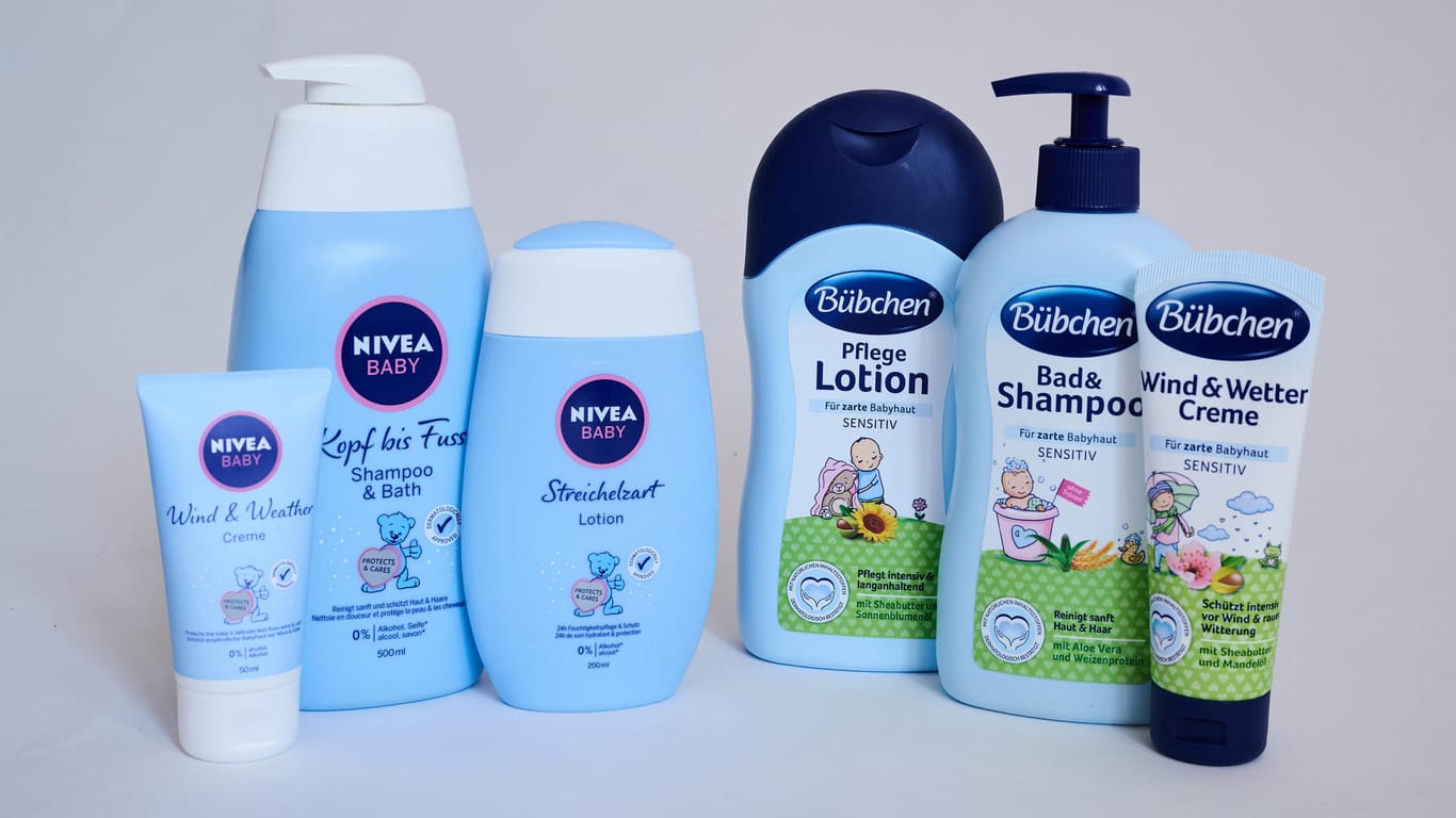 Unterschiedliche Pflege-Produkte für Babys der Marken Bübchen (r.) und Nivea (Symbolbild): Die Bübchen Skincar GmbH wirft dem Nivea-Mutterkonzern vor, das Bübchen-Produktdesign nachgeahmt zu haben.