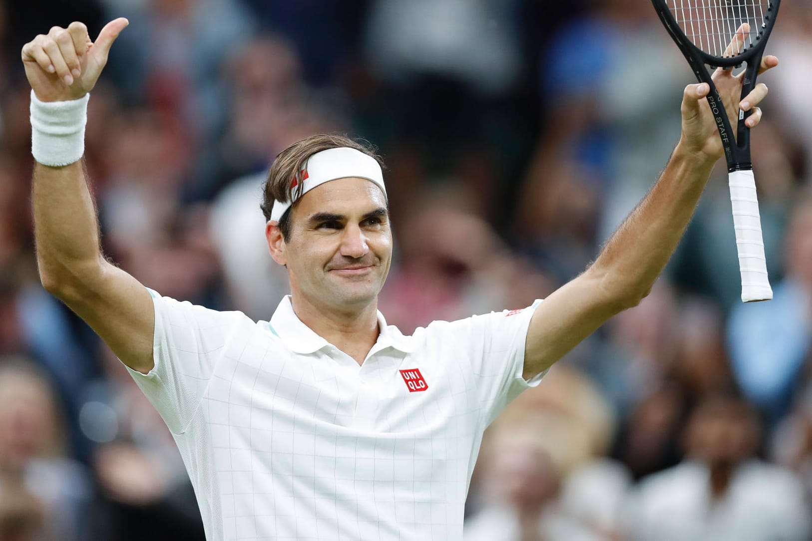 Daumen hoch (Archivbild): Das Investment in den Schuhhersteller On dürfte sich für Tennisstar Roger Federer auszahlen.