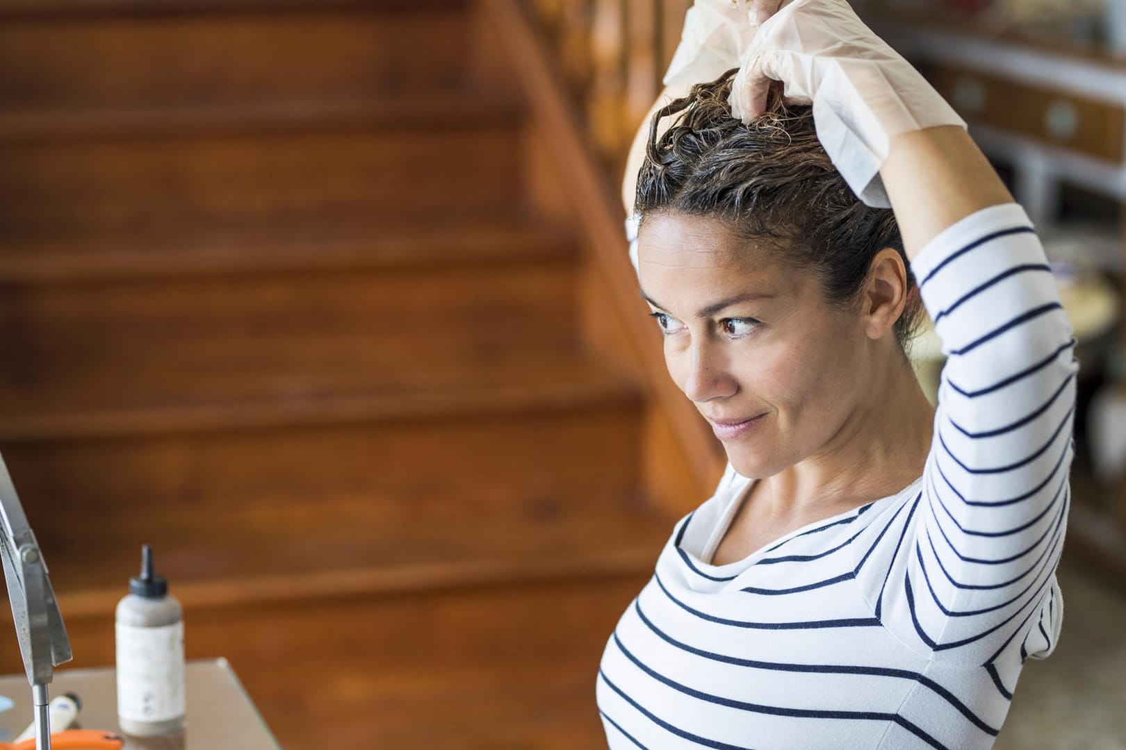 Haare färben: In vielen Haarfärbemitteln stecken aromatische Amine.