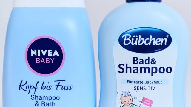 Pflege-Produkte für Babys der Hersteller Bübchen (r) und Nivea