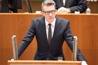 Sven Wolf (SPD) spricht im Landtag NRW