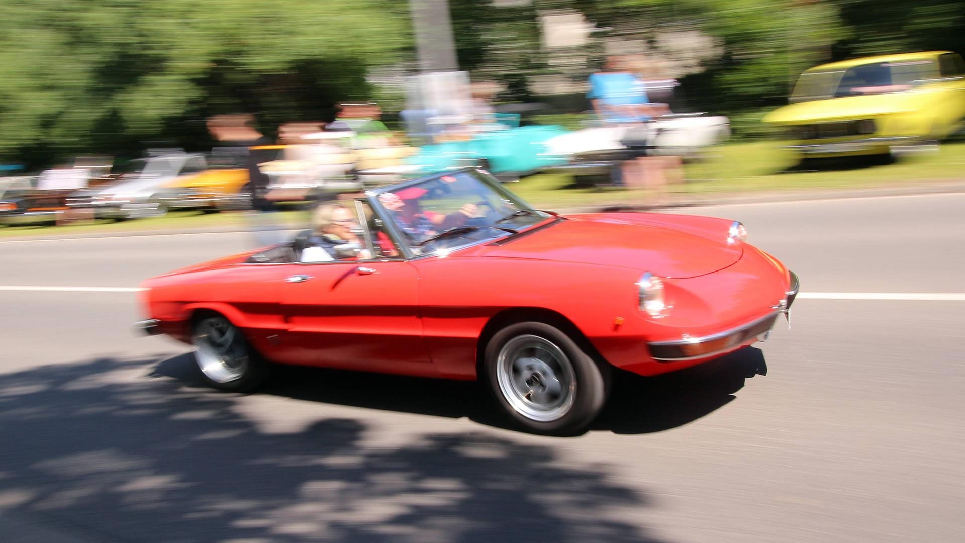 Alfa Romeo Spider (Symbolbild): Das Cabrio stößt bei "Bares für Rares" auf große Begeisterung.