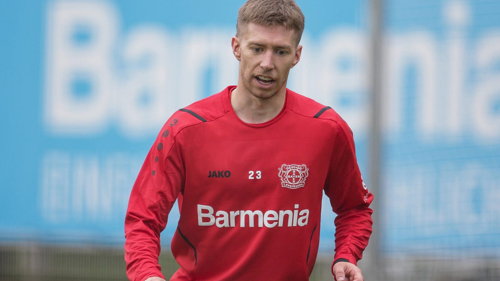 Mitchell Weiser: Der Außenverteidiger der Werkself fühlt sich unwohl.