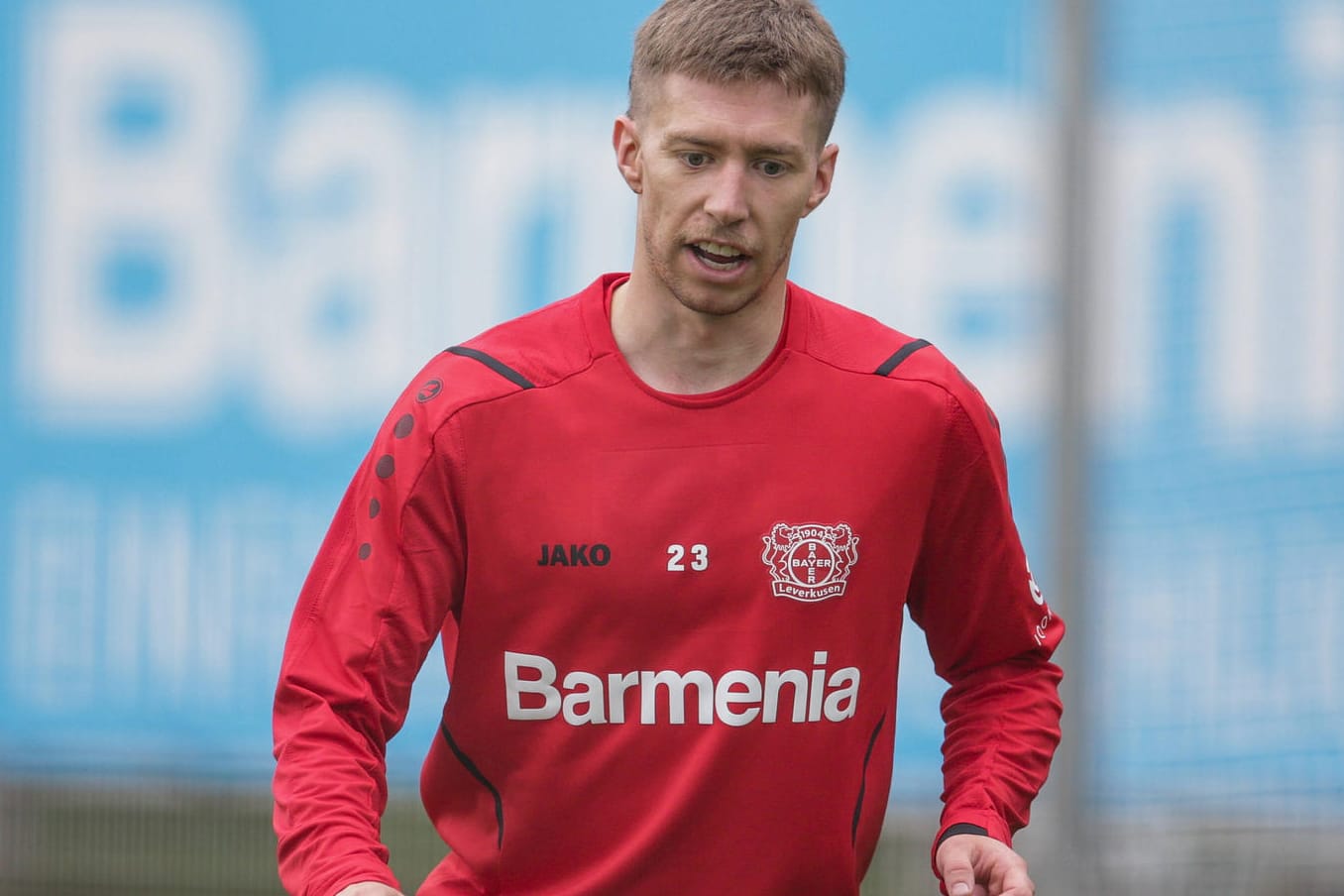 Mitchell Weiser: Der Außenverteidiger der Werkself fühlt sich unwohl.