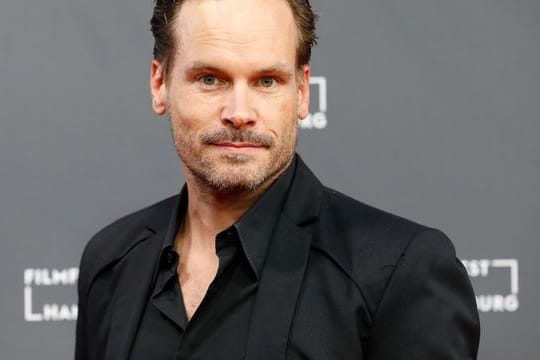 Der Schauspieler Wanja Mues engagiert sich für Orang-Utans.
