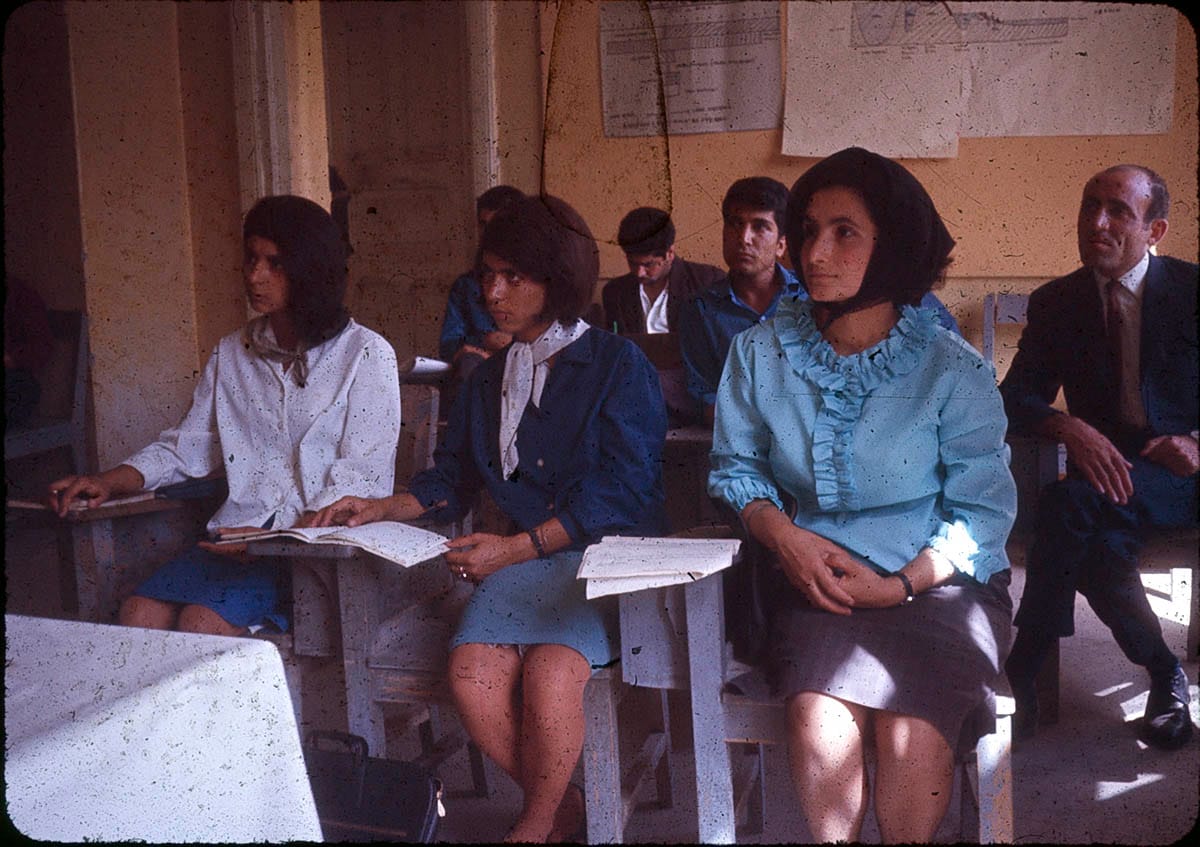 Studierende des "Higher Teachers College of Kabul", an dem Bill Podlich im Auftrag der Unesco von 1967 bis 1968 unterrichtete.
