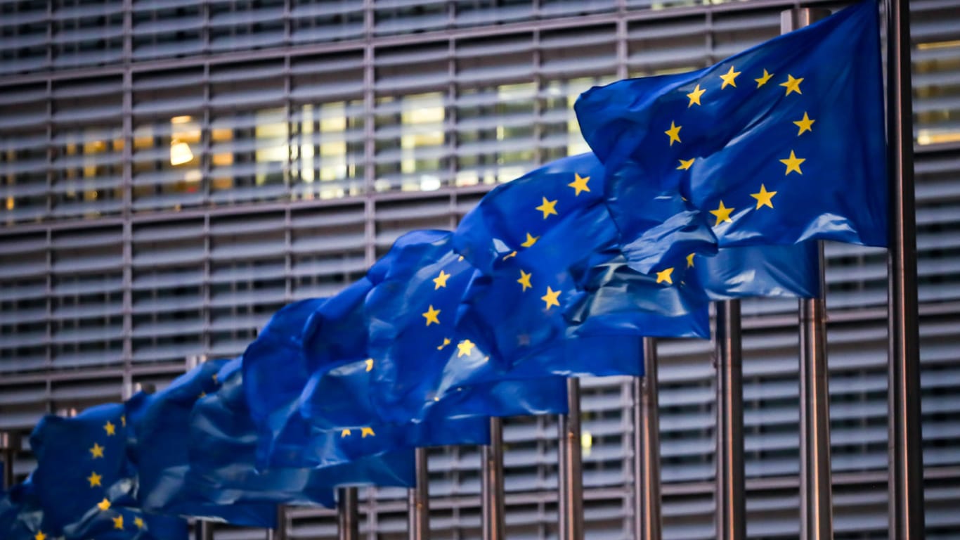 EU-Kommission in Brüssel: Deutschland hat den ersten Teil der Corona-Hilfen aus dem neuen europäischen Aufbaufonds bekommen.