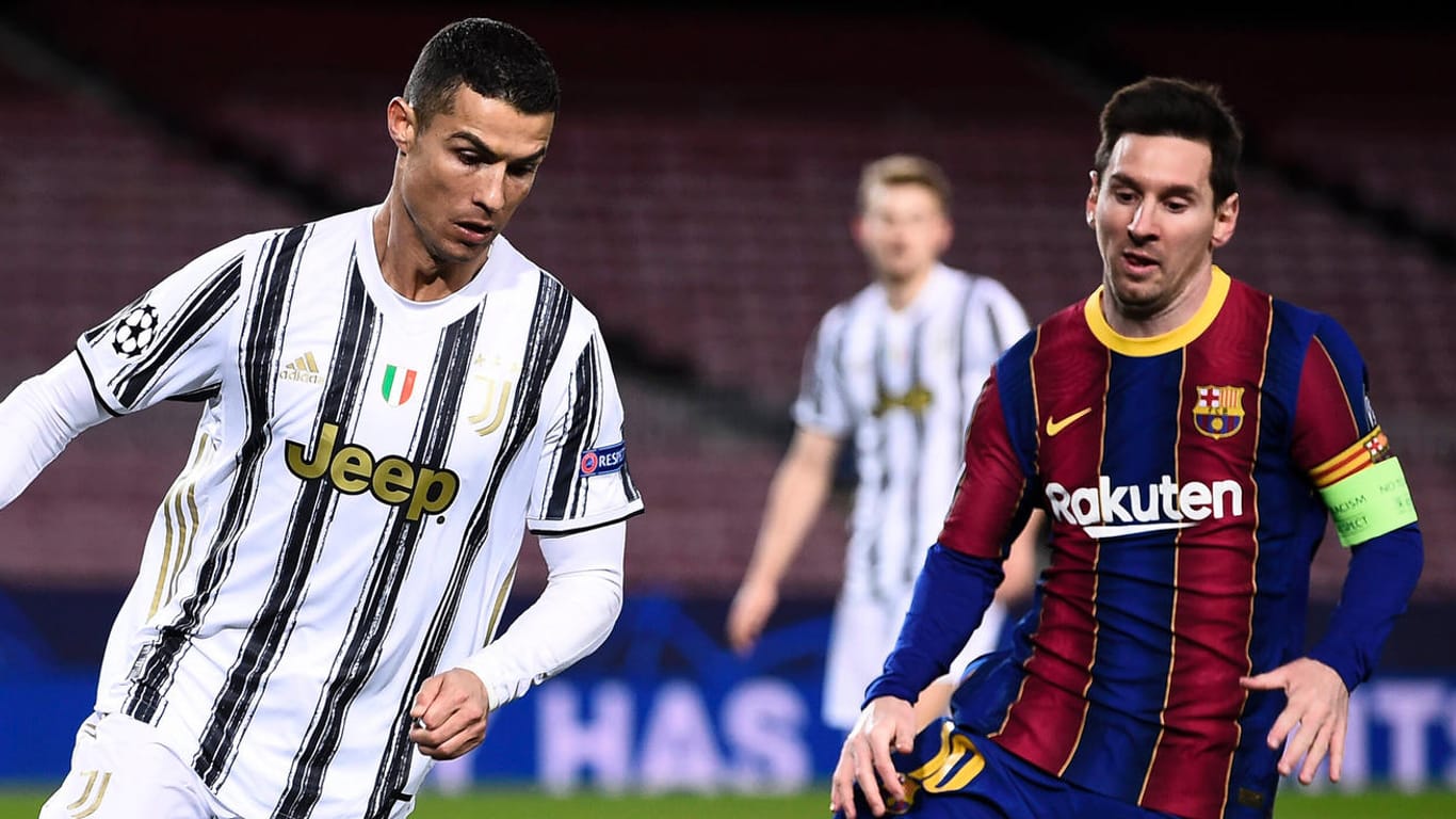 Cristiano Ronaldo und Lionel Messi (v.l., Archivbild 2020): Beide Fußball-Superstars könnten künftig in anderen Trikots aufeinandertreffen.