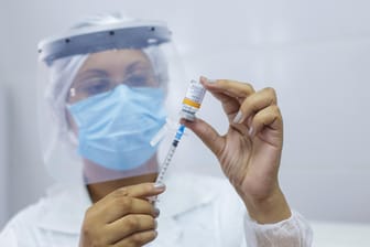 Corona-Impfung: Kommt bald der Piks gegen alle Varianten?