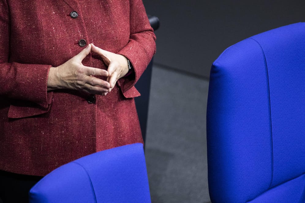 Angela Merkel und ihre Raute: Wird jemandem in den TV-Debatten ein ikonischer Satz wie Merkels "Sie kennen mich" von 2013 gelingen?