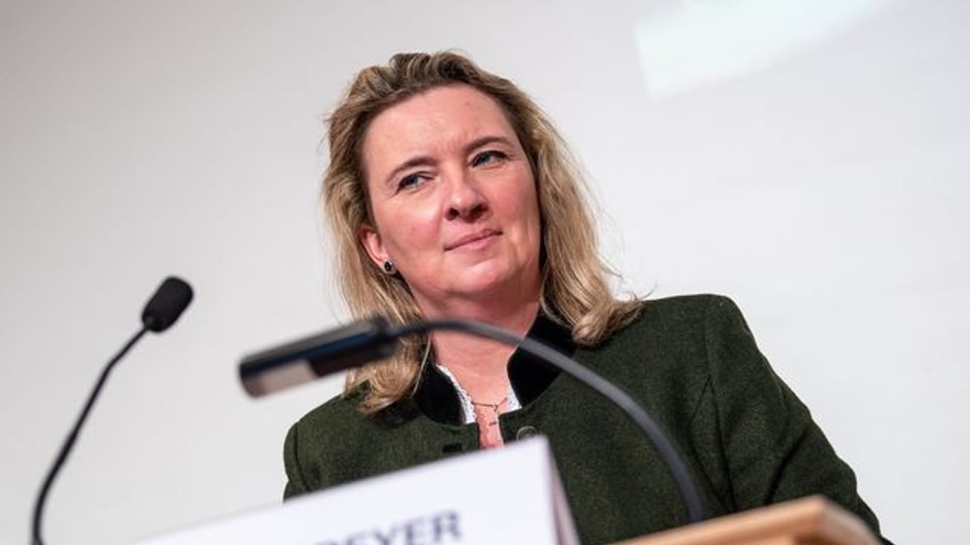 Die bayerische Verkehrsministerin Kerstin Schreyer