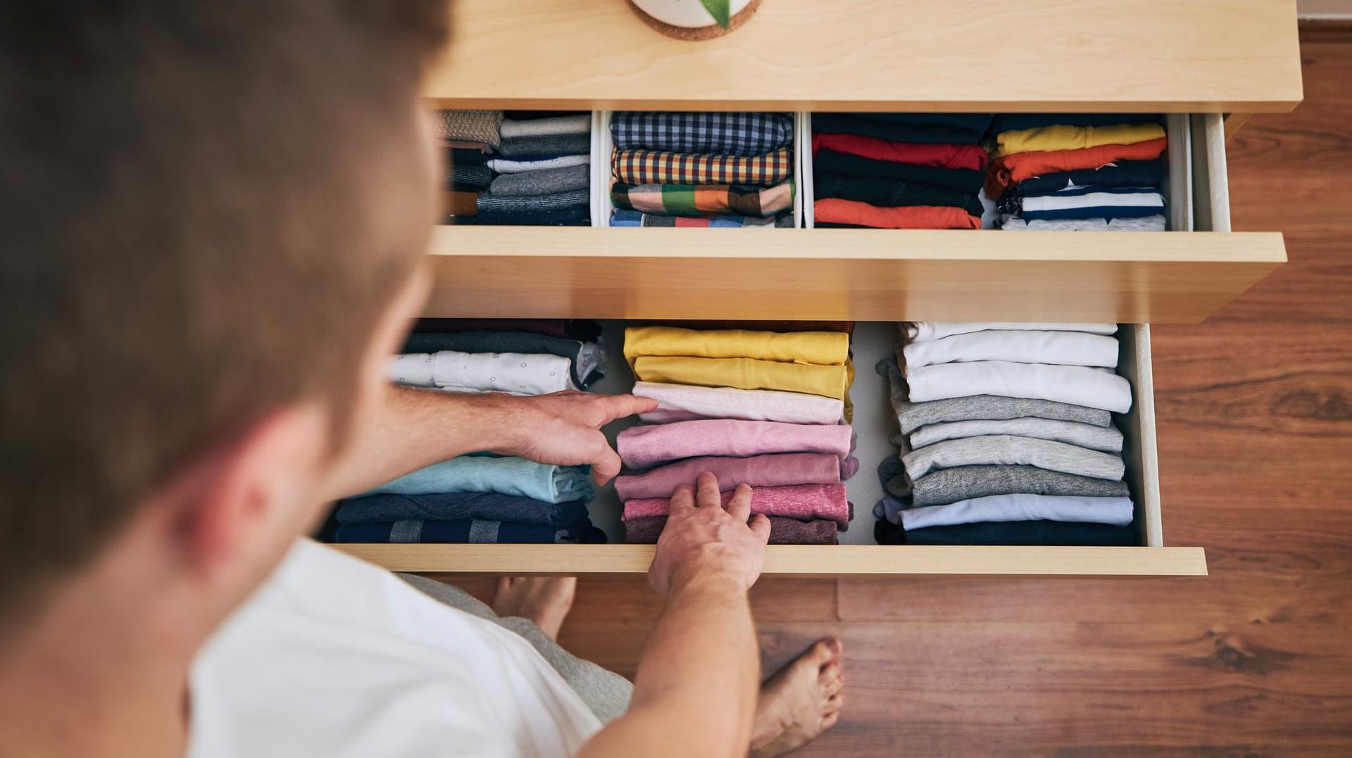 Für ihn: Shoppen Sie Basics wie Boxershorts, Socken und Co. jetzt im Sale zu reduzierten Preisen.