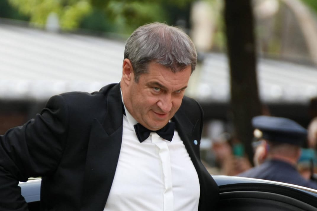 Markus Söder bei den Bayreuther Festspielen: Wie lange hält er noch still?