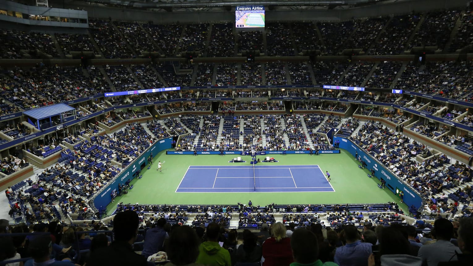 Fans im Arthur Ashe Stadium in New York (Archivbild, 2019: Die US Open lassen dieses Jahr nur geimpfte Zuschauer zu den Tennispartien zu.