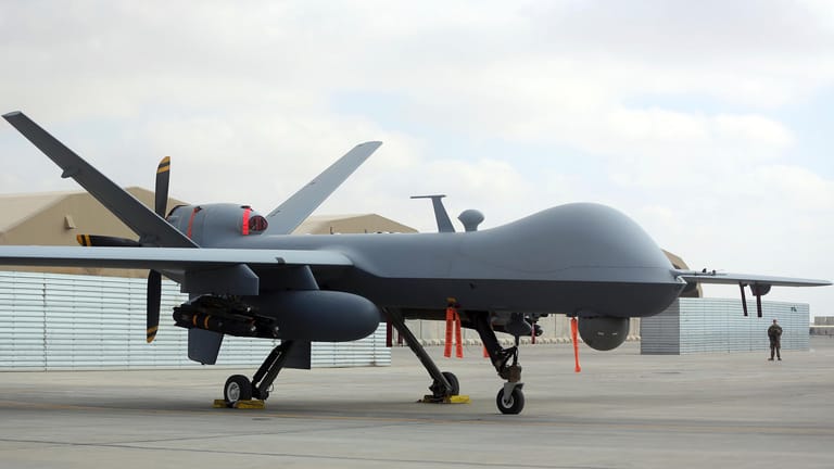 Eine US-amerikanische Drohne vom Typ MQ-9: Die USA haben mit einem Vergeltungsangriff auf den tödlichen Terroranschlag in Kabul reagiert und einen örtlichen Ableger der Terrormiliz IS attackiert.
